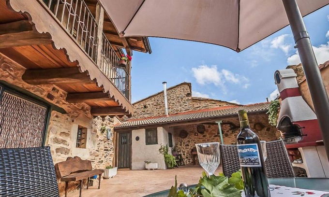 Valdespino de Somoza House | 100 m² House ∙ 5 bedrooms ∙ 10 guests