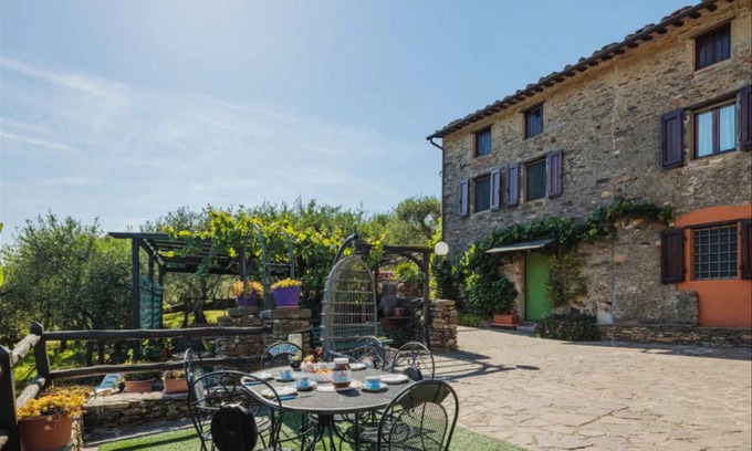 Vorno House | 100 m² House ∙ 3 bedrooms ∙ 6 guests