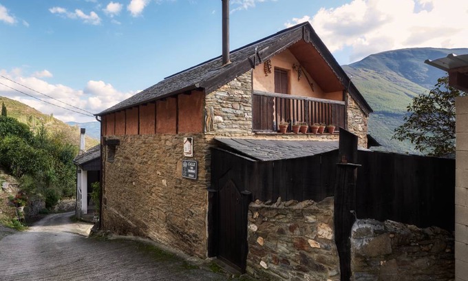 Odollo House | 100 m² House ∙ 4 bedrooms ∙ 8 guests
