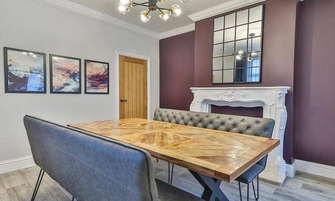 Sheffield House | 100 m² House ∙ 6 bedrooms ∙ 14 guests