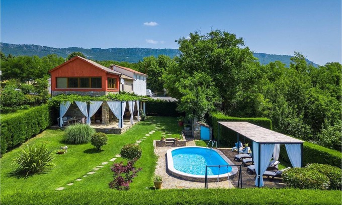 Buzet House | 100 m² Maisonette ∙ 2 bedrooms ∙ 5 guests