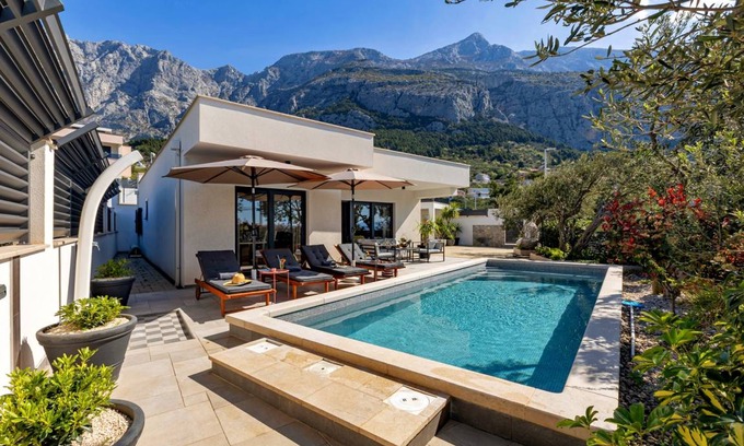 Zelenka Villa | 100 m² Villa ∙ 2 bedrooms ∙ 5 guests