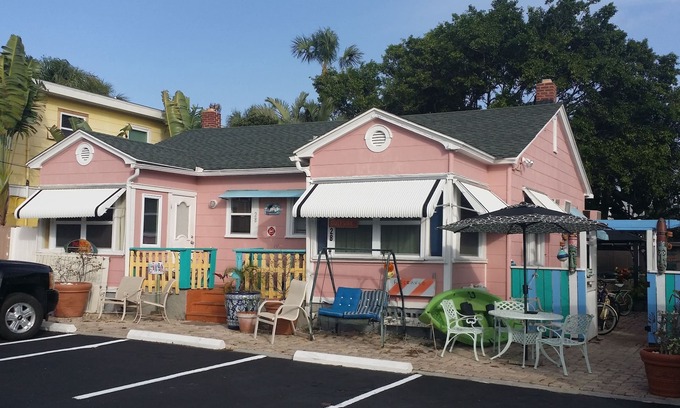 Clearwater Beach Cottage | 100 Steps to Beach. Pets Ok, Real Beach House, Daily Rentals