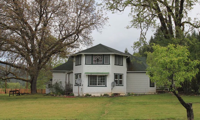 Cave Junction House | 100 Year Old Farmhouse on a Vineyard.