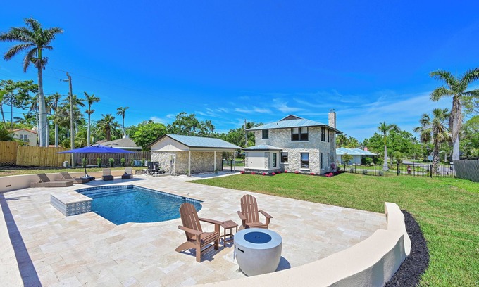 Bradenton House | 100 yr old Stone House with a heated pool 9 mi to beaches & 2 mi to downtown
