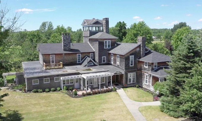 Wellesley Island Hotel | 1000 Island Hart House