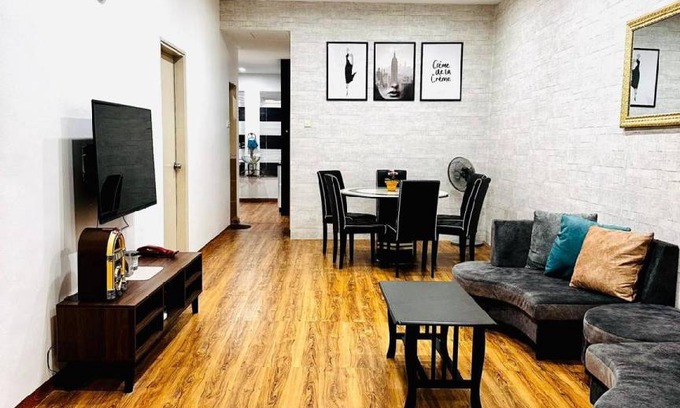 Daerah Kulai House | 1000 m² House ∙ 3 bedrooms ∙ 13 guests