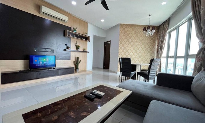Chow Kit House | 1000 m² House ∙ 3 bedrooms ∙ 10 guests