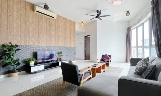 Chow Kit House | 1000 m² House ∙ 3 bedrooms ∙ 10 guests