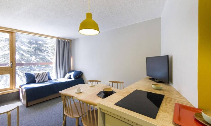 Arc-1800 Apartment | 100m from ski slopes, 2nd floor, view forest, balcony, tv, ski locker, 27m², Les Arcs
