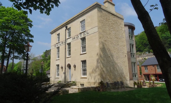 Nailsworth Apartment | (101)Beautiful Apartment in Landmark Cotswold Grade II Listed Georgian House -