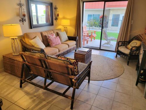 New Smyrna Beach Apartment | 101 - Caribbean décor and a few steps to pool