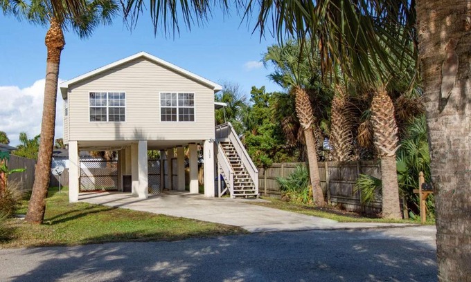 St. Augustine Beach House | 102 10th St.