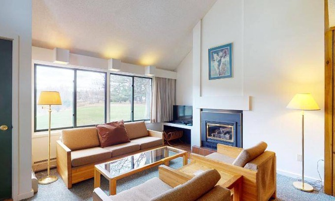 Stowe Area Apartment | 102 m² Apartment ∙ 2 bedrooms ∙ 8 guests