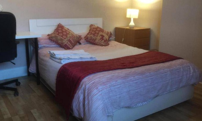 Hendon Apartment | 102 m² Apartment ∙ 3 bedrooms ∙ 6 guests