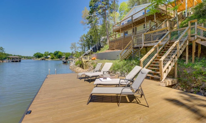 Talladega Cottage | 102 m² Cabin ∙ 2 bedrooms ∙ 6 guests