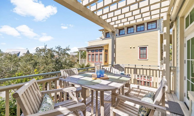 Beach District Condo | 102 m² Condo ∙ 1 bedroom ∙ 2 guests