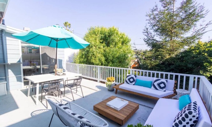 Lantern District House | 102 m² House ∙ 2 bedrooms ∙ 4 guests