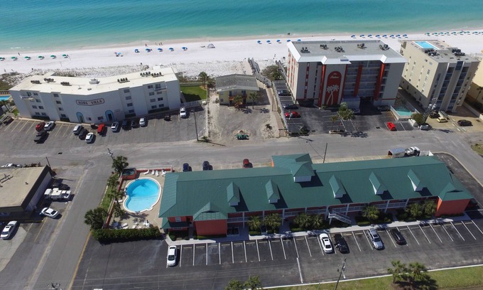 Fort Walton Beach Condo | 102 Tropical Isle Newly Renovated Spring 2025