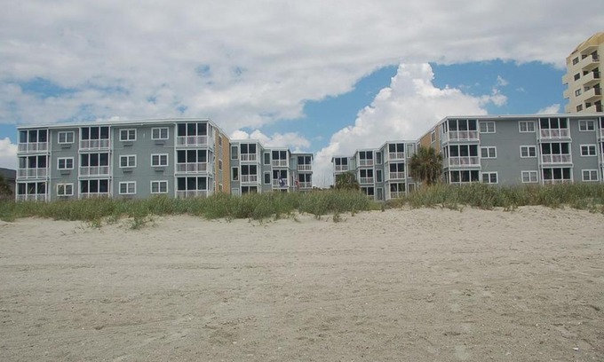 Crescent Beach House | 1024-105 Palmwood Villas Home