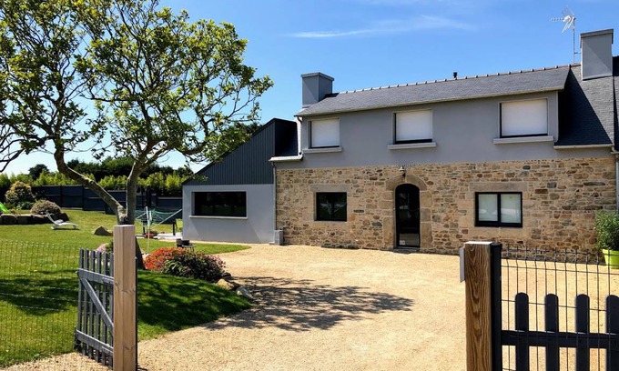 Coatreven House | 103 m² Gîte ∙ 3 bedrooms ∙ 7 guests