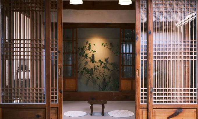 Samcheong-dong House | 103 m² House ∙ 2 bedrooms ∙ 6 guests