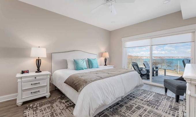 Traverse City Apartment | #104 - Kasa 539 Bay Street Traverse City
