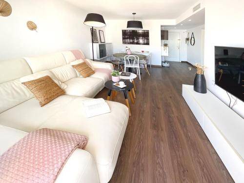 Retamar Apartment | 106 m² Apartment ∙ 3 bedrooms ∙ 5 guests