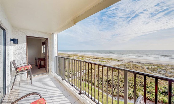 Cocoa Beach Condo | 106 m² Condo ∙ 2 bedrooms ∙ 5 guests