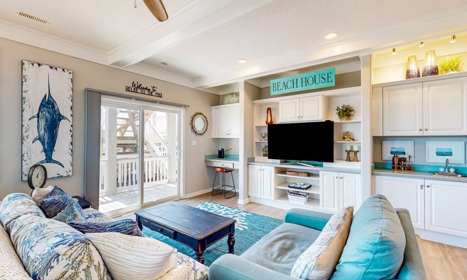 Emerald Isle Condo | 106 m² Condo ∙ 2 bedrooms ∙ 6 guests