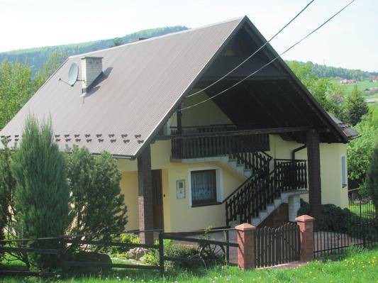 Limanowa House | 106 m² House ∙ 4 bedrooms ∙ 8 guests