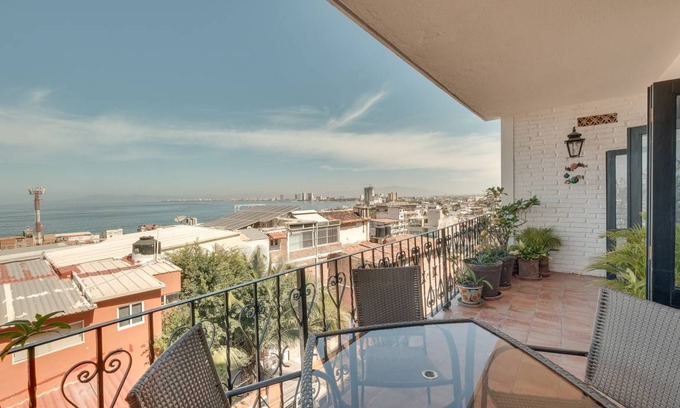 Downtown Puerto Vallarta Apartment | 107 m² Apartment ∙ 2 bedrooms ∙ 4 guests