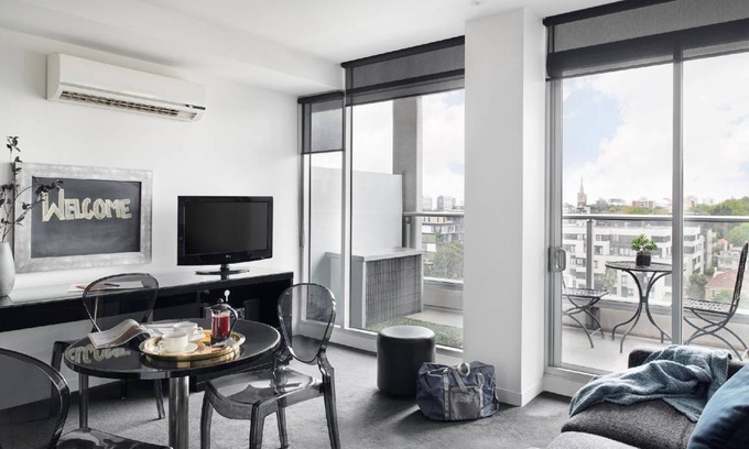 South Yarra Apartment | 107 m² Serviced apartment ∙ 2 bedrooms ∙ 8 guests
