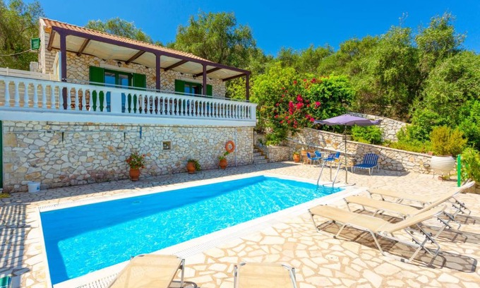 Paxos Villa | 109 m² Villa ∙ 3 bedrooms ∙ 7 guests