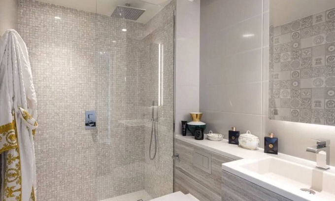 Vauxhall Apartment | 10Bedroom Penthouse Versace Luxury in Heart London