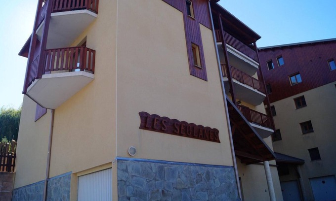 Le Sauze Apartment | 10m from resort center, balcony, parking, tv, ski locker, 30m², Sauze - Super Sauze
