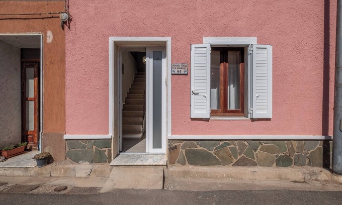 Tresnuraghes House | [10min From Bosa Marina] With Garden and Parking