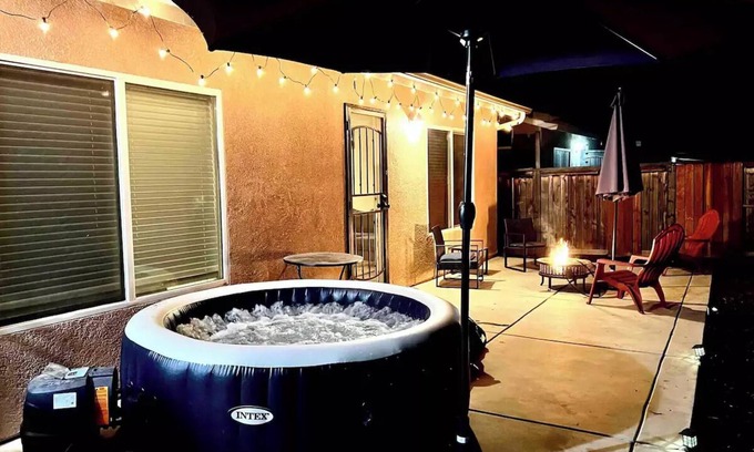 Hemet House | 10min Soboba Casino Hemet Home with Hot tub+Lots of Parking grg/rv/boat/ATV's