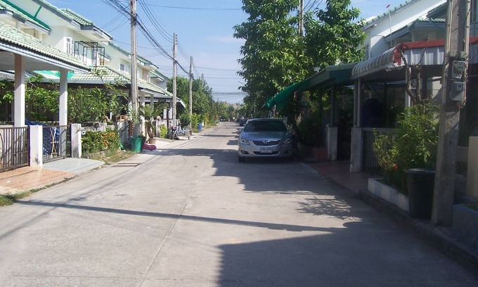Rayong House | 10min. To beach: House Rayong Stadmitte: Park-like holiday complex with large pool