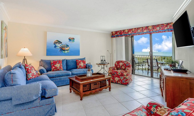 Marco Island Condo | 10th floor oceanfront condo with ocean views, central AC