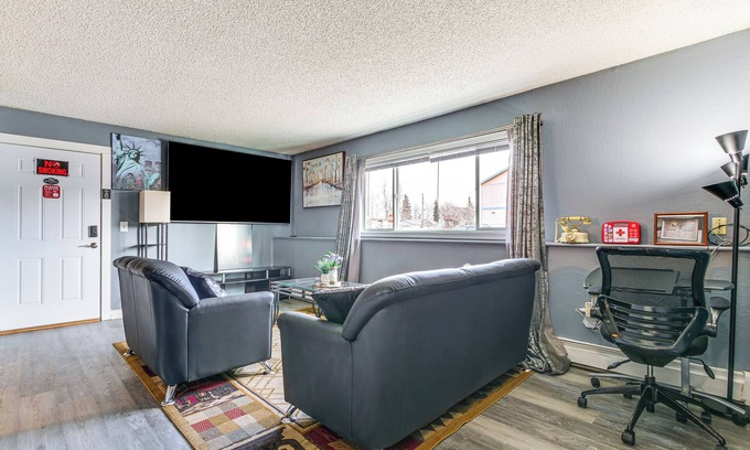 Fairview Apartment | 11 Mi to Kincaid Park: Convenient + Cozy Apt!