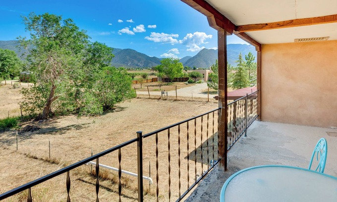 Arroyo Seco House | 11 Mi to Skiing: Valdez Home w/Mtn Views!