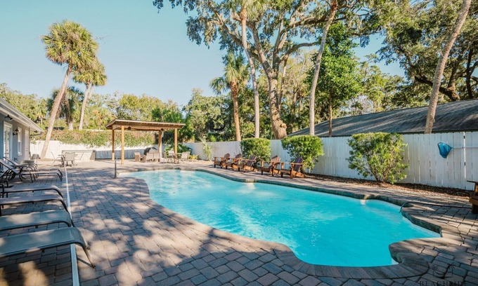 North Forest Beach House | 11 Sandpiper St - Sandpiper Oasis Large Pool and Putting Green