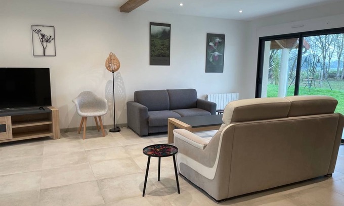 Saint-Georges-du-Rosay Cottage | 110 m² Cabin ∙ 2 bedrooms ∙ 6 guests