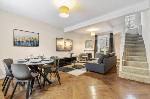 Warwick Apartment | 110 m² Apartment ∙ 2 bedrooms ∙ 6 guests