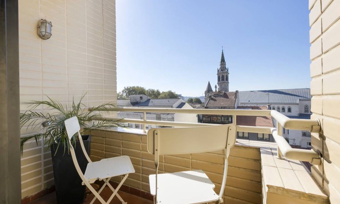 Paranhos Apartment | 110 m² Apartment ∙ 3 bedrooms ∙ 8 guests