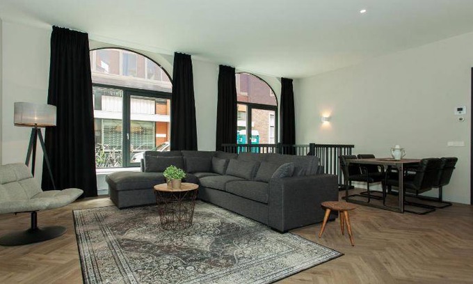 The Hague Center Apartment | 110 m² Apartment ∙ 2 bedrooms ∙ 10 guests