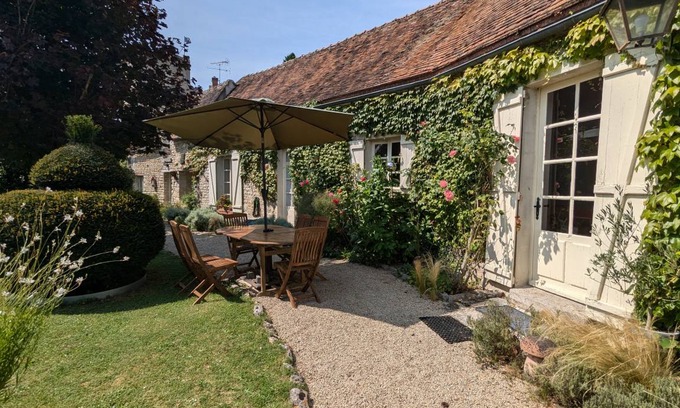 Yevre-le-Chatel Cottage | 110 m² Cabin ∙ 3 bedrooms ∙ 6 guests