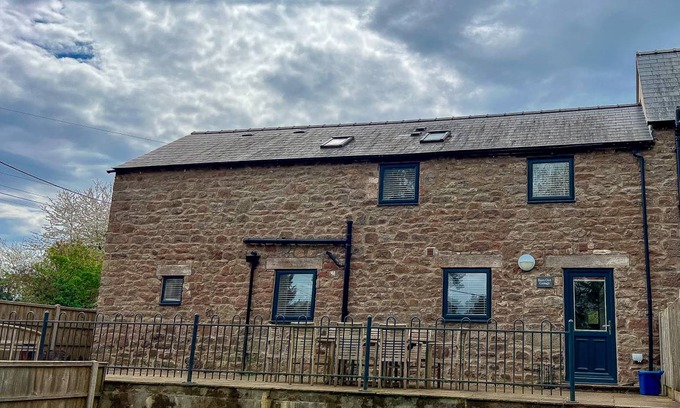 Staunton Cottage | 110 m² Cabin ∙ 3 bedrooms ∙ 6 guests