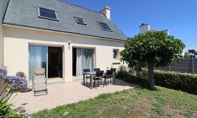 Poulgoazec House | 110 m² House ∙ 3 bedrooms ∙ 6 guests